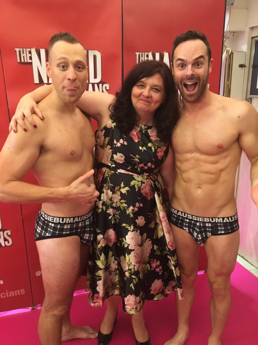 OK I was meant to tweet this at 10 but tbh I just woke up! Thanks to comedy I &amp; many others are able to live off our writing &amp; performing while entertaining people at affordable prices. #SaveLiveComedy Sign open letter to UK government &amp; arts funders at savelivecomedy.co.uk