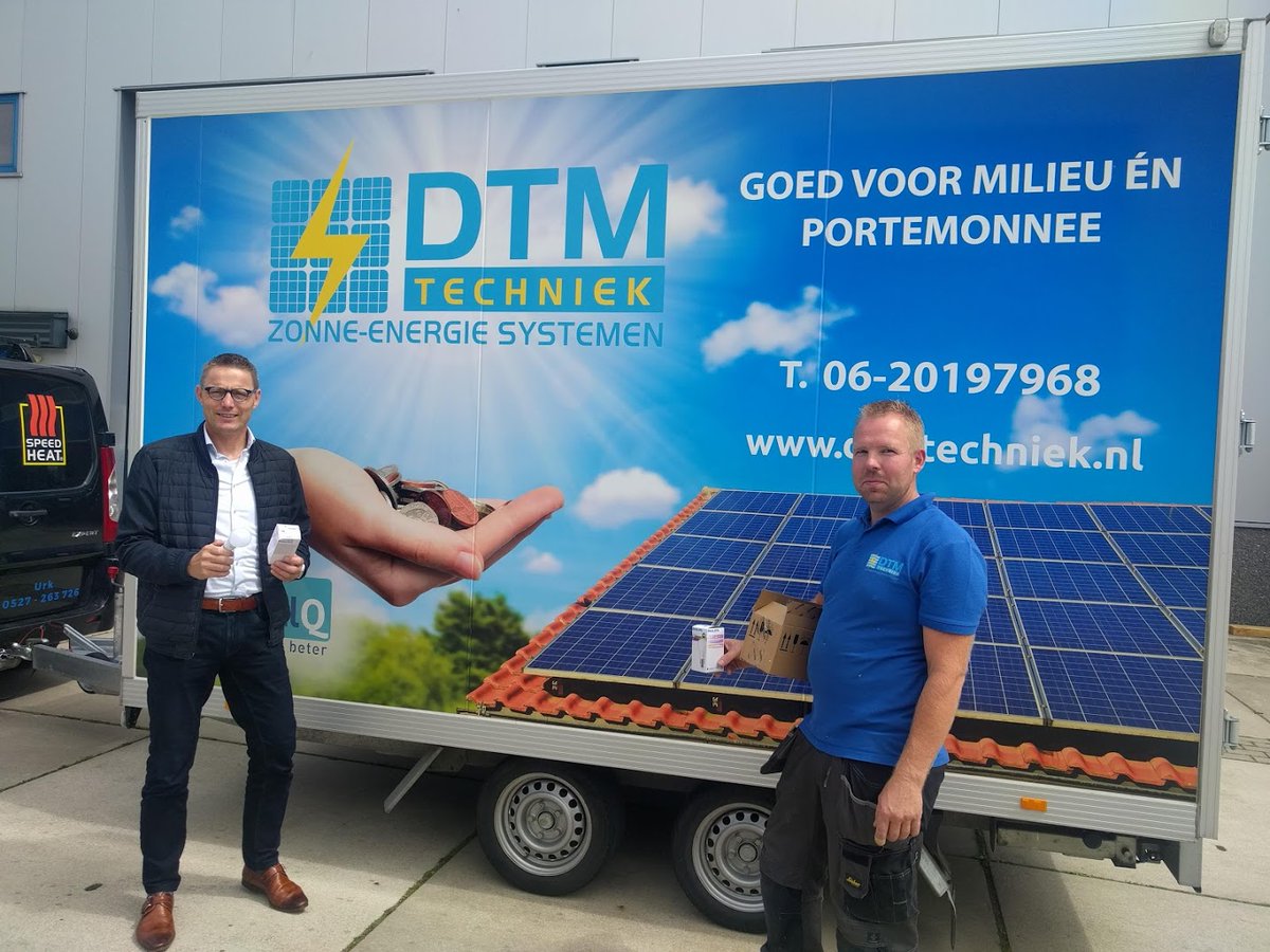 Urker bedrijf <a href="/dtmtechniek/">DTM Techniek</a>  helpt inwoners van Flevoland energie besparen. Zij hebben de led-lampen geleverd die in de energiebespaartas zitten. <a href="/EnergieloketFl/">Energieloket Flevo</a> @postgerrit