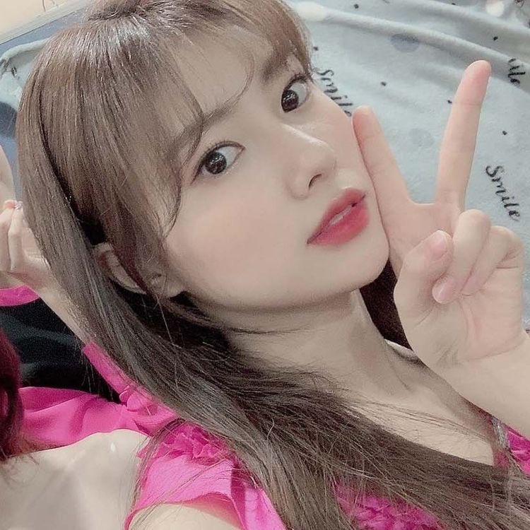 hhyewon_'s tweet photo. why are her selfies the cutest things ever🥺💓 #hyewon #kanghyewon #kwangbae #izone #hyewonizone #izonehyewon #IZONEトレカ一覧 #IZONE生写真 https://t.co/SidhF152pv