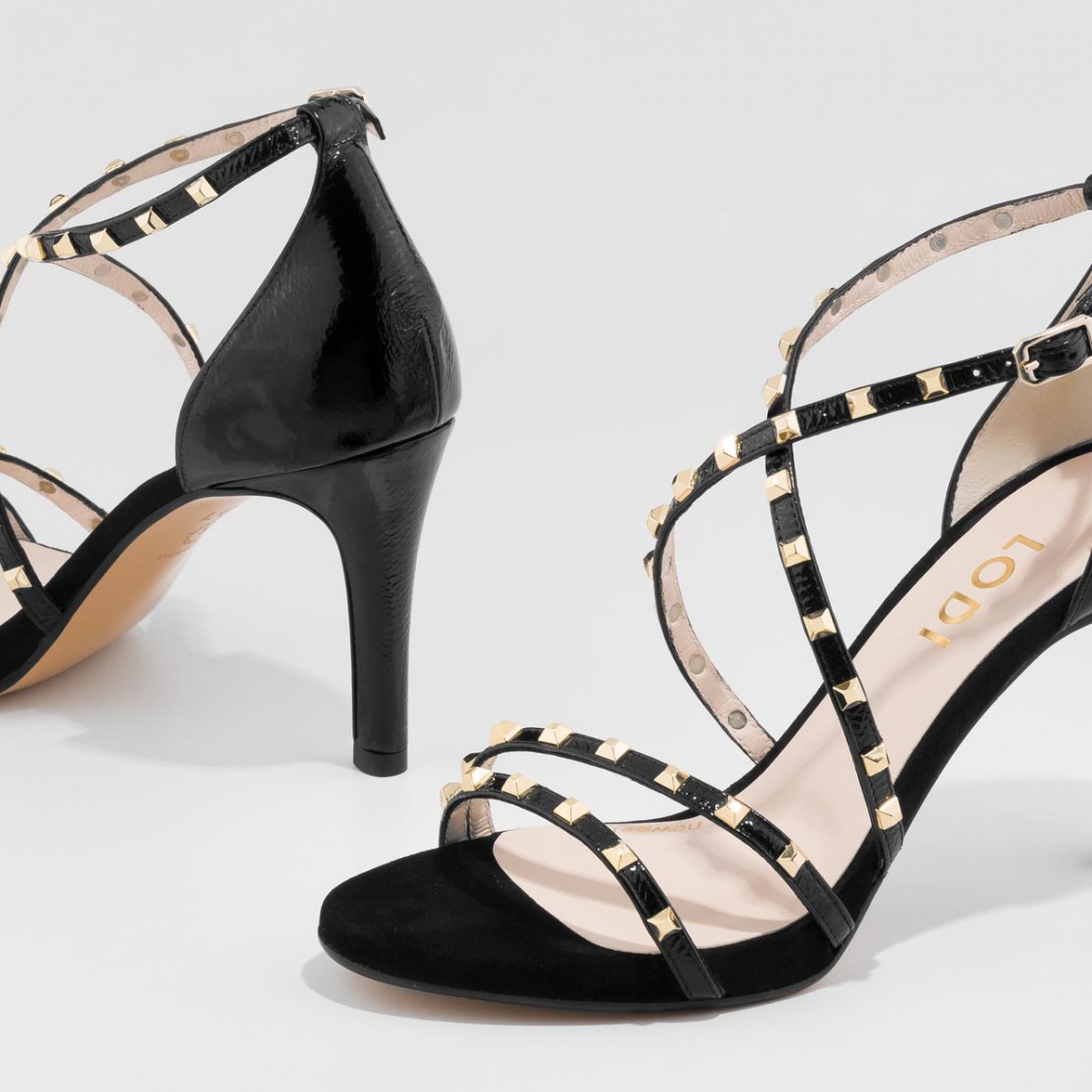 #LodiLovers, tenemos los diseños que elevarán vuestros looks de fiesta más especiales ✨ Entra en nuestras #rebajas y consigue el zapato perfecto para ti: bit.ly/LODI-Rebajas_O…