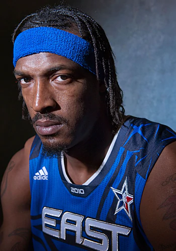 Gerald Wallace: 2009-10.18.2pts, 10rbd, 2.1ast, 1.5stl, 1.1blk. 48.4 FG%, 37.1 3P%, 77.6 FT%.All Defensive 1st Team.