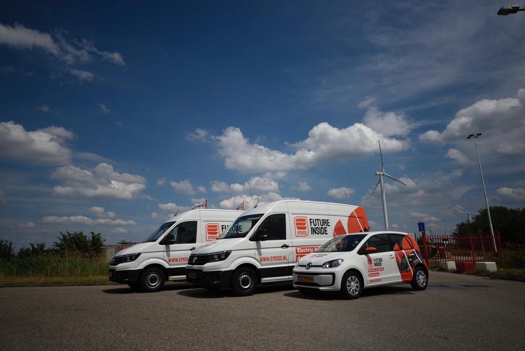 Emoss proudly presents to you our new Emoss Vehicles. With the new Emoss colours and new Emoss logo. Don't they look great?!