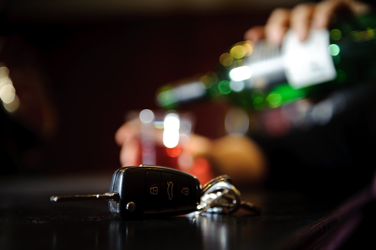 road_ss's tweet photo. As bars re-open, pub-goers urged to ‘think before they drink’ and plan how they will get home so they are not tempted to get behind the wheel https://t.co/k4K7tE3im4 #DrinkingDriving #NoneForTheRoad #Pubs #COVID19 @safer_roads https://t.co/5H3TsLjxbl