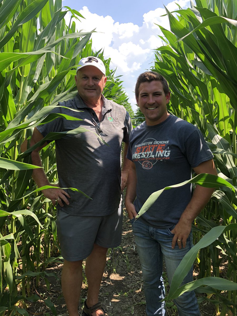 Continuum_Ag's tweet photo. Itβs always a good time when @MarkDod83185333 comes to town! We checked on this #60inCorn, the #Mustard, and our trials with #PacificGro! π½ππ» https://t.co/DKSKkEbmIE