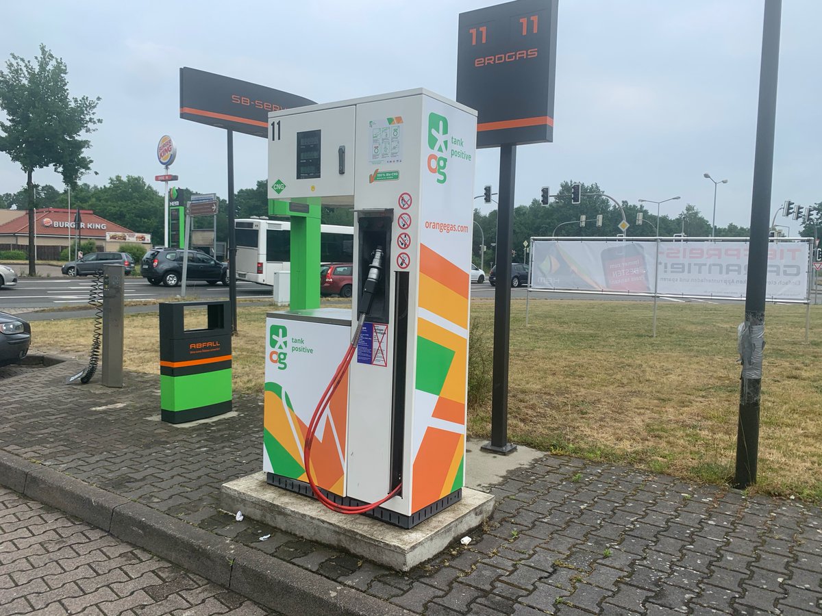 SmartGreenCars's tweet photo. 🚙🍃| OrangeGas marktleider van Duitsland  

OrangeGas heeft 75 stations overgenomen van EWE en is marktleider van Duitsland met in totaal 129 stations. De stations bevinden zich voornamelijk in Noord-Duitsland en rondom Berlijn. 

(foto's van OrangeGas)
#duitsland #Groengas #cng https://t.co/j4AdU9flOM