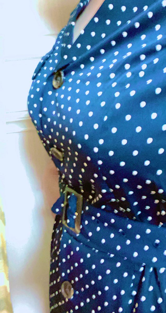 エム Km Overeのレトロワンピ届きました かわいい ウエストが自然に出る ボタンとボタンの隙間が開かない かわいい 明日仕事に着ていくー
