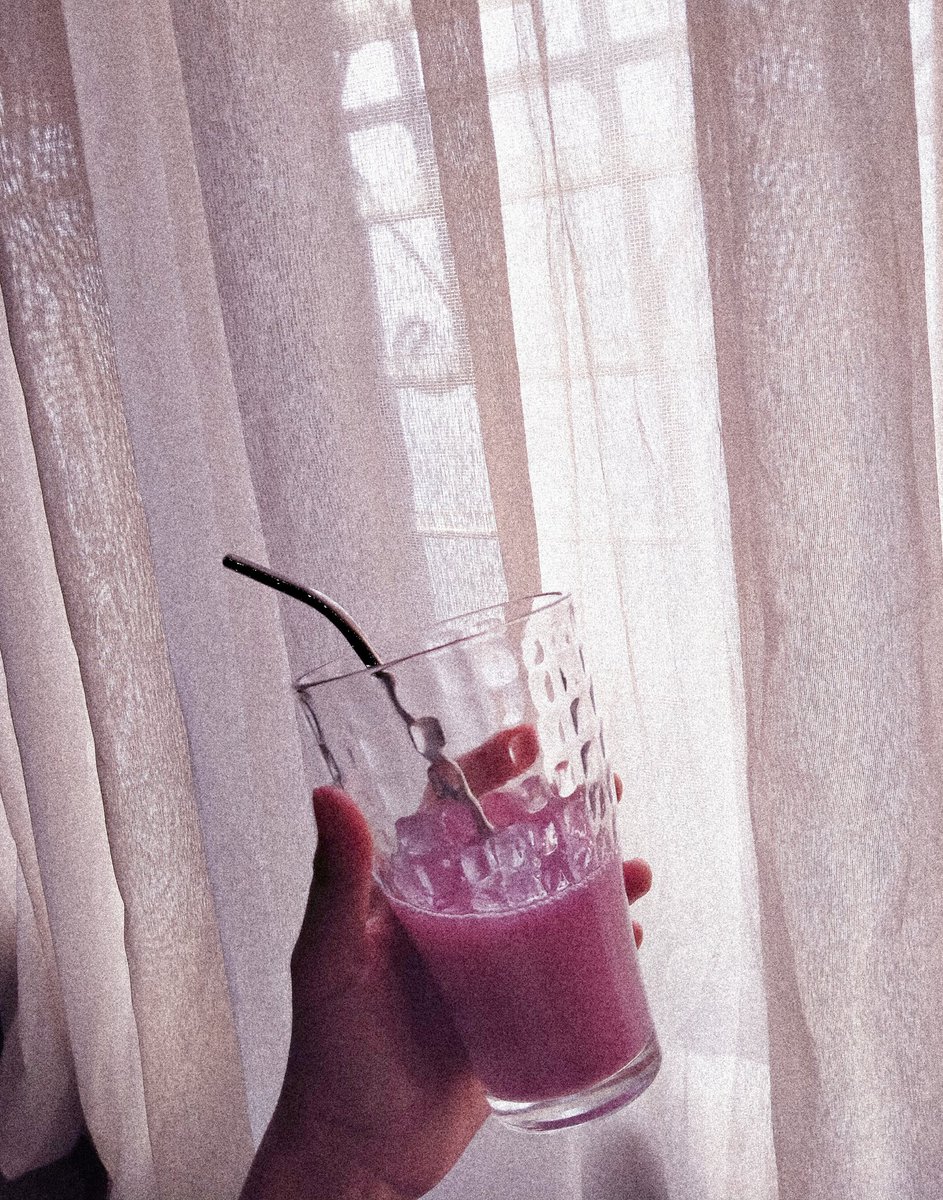 loeenna's tweet photo. "Story Of Thirst between US"

#PinkyMilk 
@noahs_ark207 https://t.co/m1Q9d0MuFP
