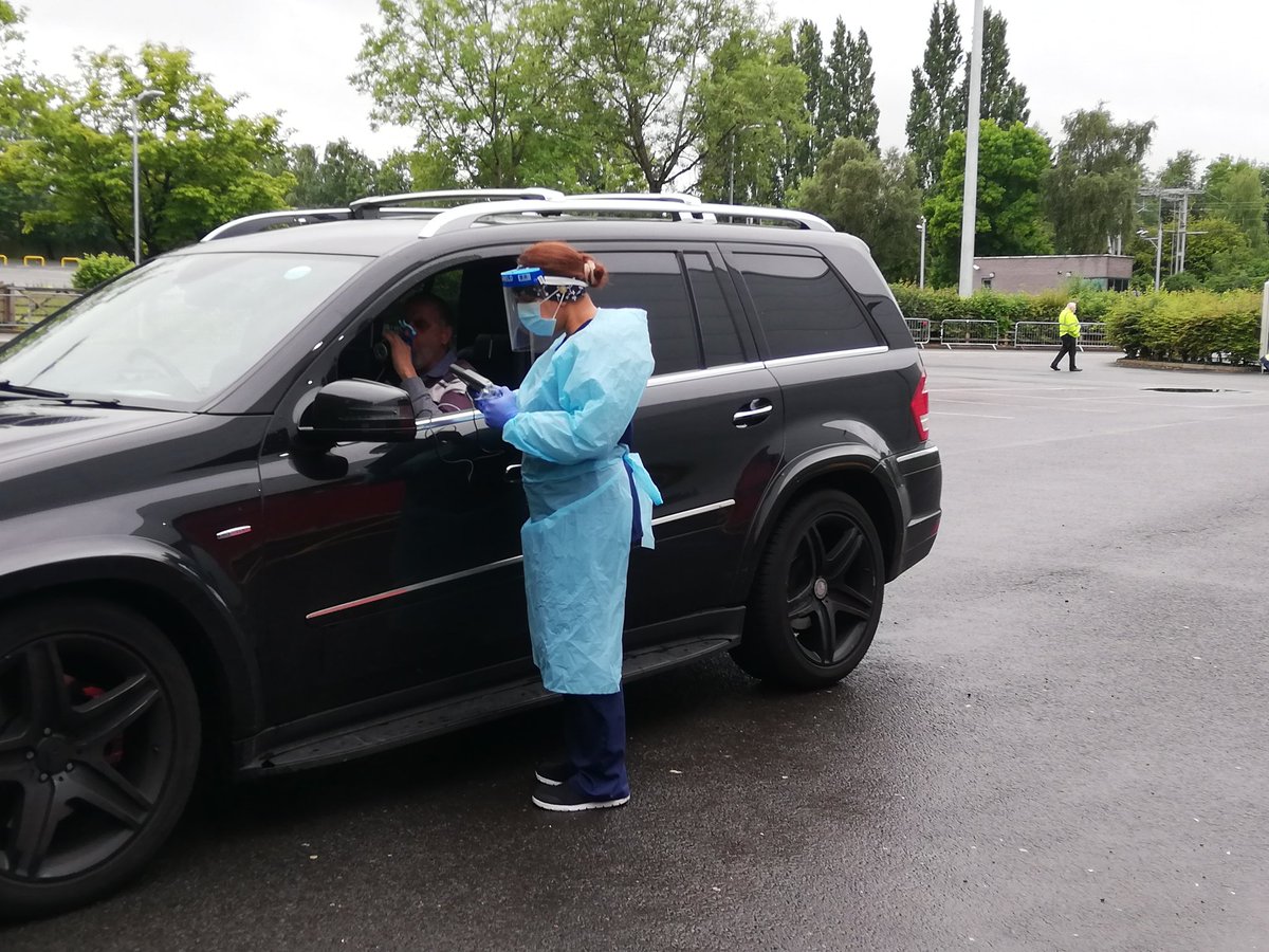 BrumOccLung's tweet photo. In-car spirometry day 1 pt 1! For pt 2: A trolley helps, make sure stuff can't blow away, patients to travel alone/ with those they live with, height from previous visit helpful, have a canopy/umbrella available, no need to tell people to come early! #drivethruspiro @ARTP_News https://t.co/VfQBJ6zJt6