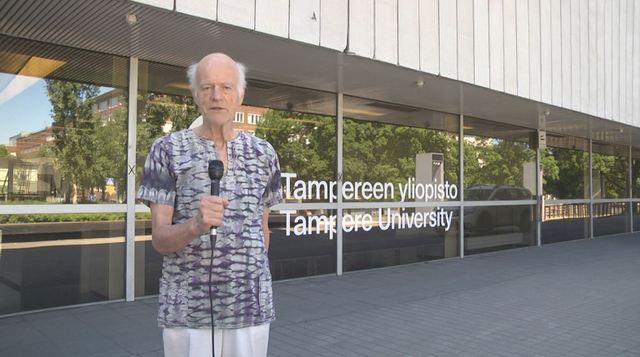 #IAMCR's first online conference, with more than 800 papers and presentations, starts this Sunday at iamcr.org/tampere2020/on…. In the photo, Kaarle Nordenstreng introducing the opening plenary #IAMCR2020