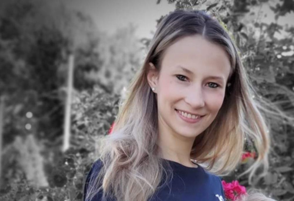 “Aiutatemi a cercare mia sorella Selma!”. E’ Elvira Musić che cerca la sorella scomparsa all’età di 7 anni nel luglio 1995 a #Srebrenica tra la folla di civili. L’appello audio di Elvira: buff.ly/2O5jvqu <a href="/RadioRadicale/">Radio Radicale</a> <a href="/radiopopmilano/">Radio Popolare</a> <a href="/Radio3tweet/">Rai Radio3</a> <a href="/Radio24_news/">Radio 24</a>