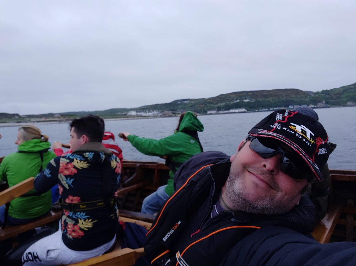 AbhainnCruises's tweet photo. #ThrowbackThursday to Rathlin Maritime Festival when our private charter group & Skippers ended up rowing a currach. Same lovely family are out with us on another private charter today βΊοΈ #EmbraceAGiantSpirit #returncustomers #summer #NornIron #ThursdayMotivation https://t.co/iPo89E3aIe