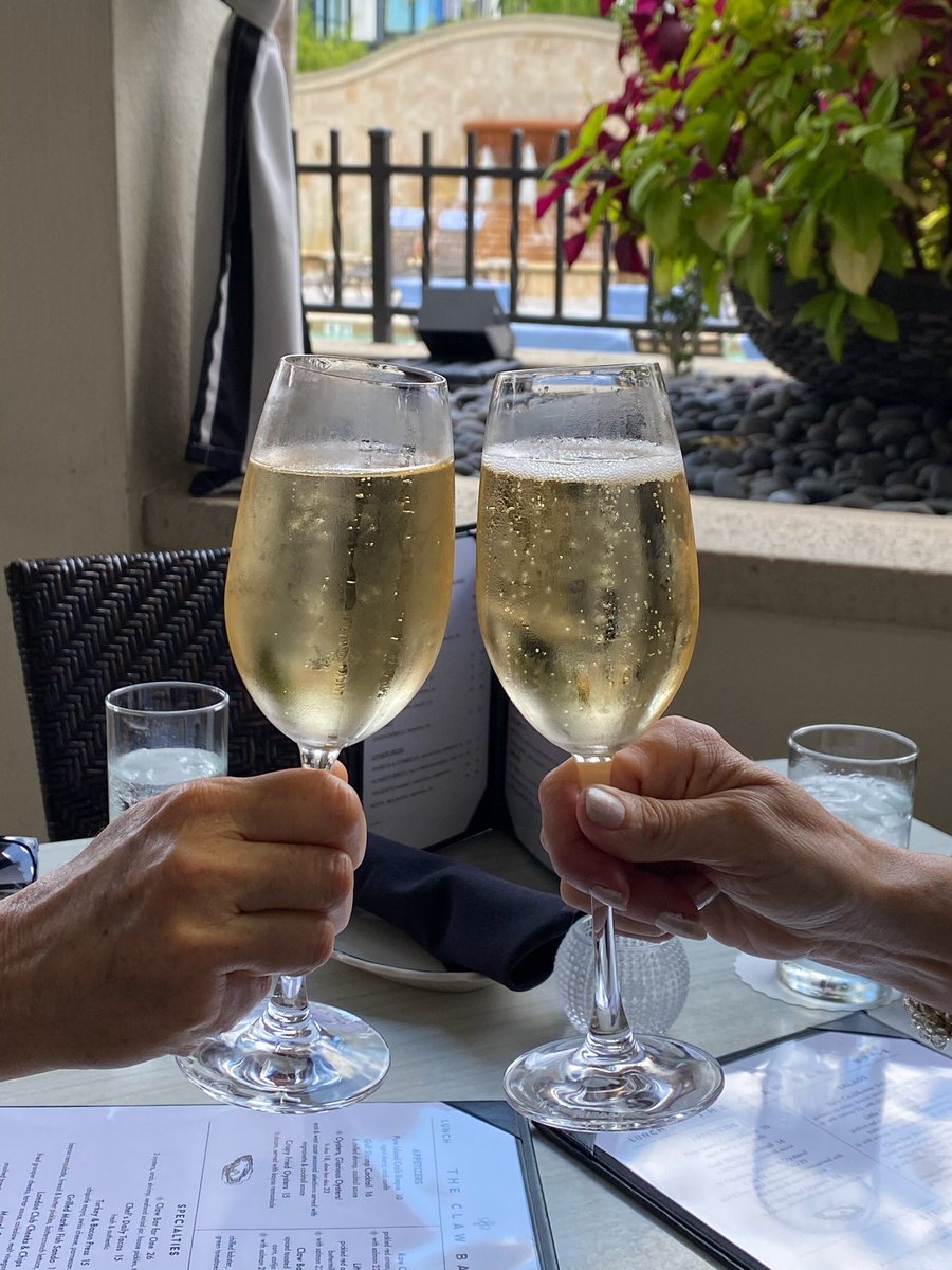 the_claw_bar's tweet photo. Special lunchtime offer! Your choice of a complimentary glass of Prosecco, jar of pimento cheese, or order of beignets with purchase if you 1) like us on Instagram, Facebook, or Twitter 2) check in and/or tag us during your visit, and 3) mention this post to your server. https://t.co/hbGokWhOzr