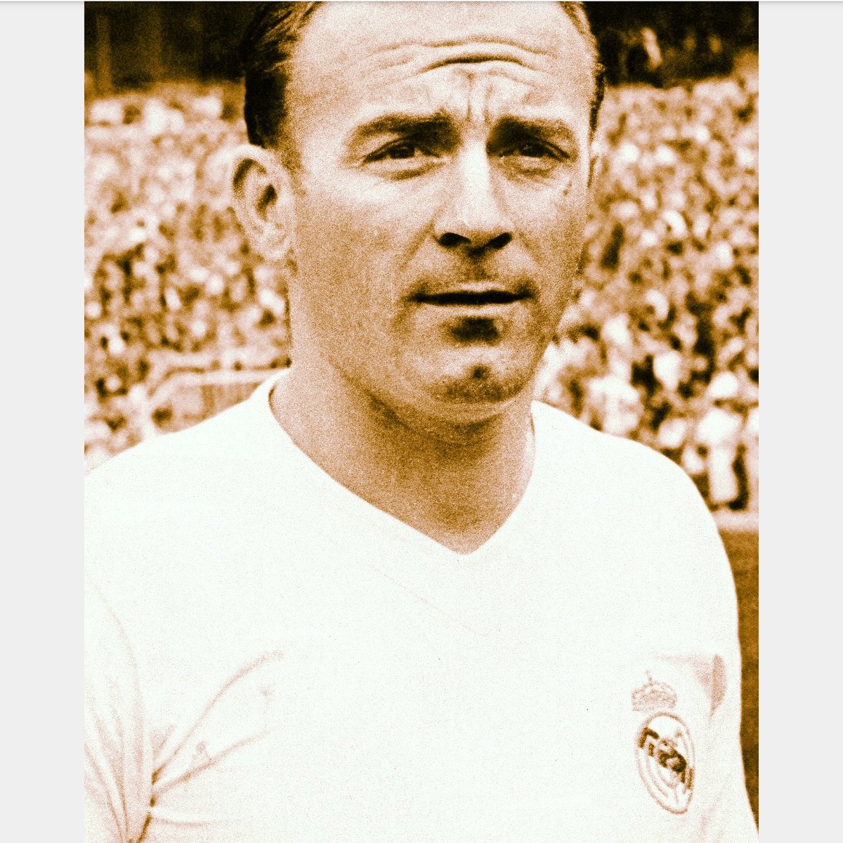 AWAITED THREADAlfredo Di Stefano's controversial transfer to Real Madrid. Was he initially supposed to sign for Barcelona?Did Spanish dictator, General Franco, intervene and force the Argentine to sign for his 'regime club', Real Madrid?