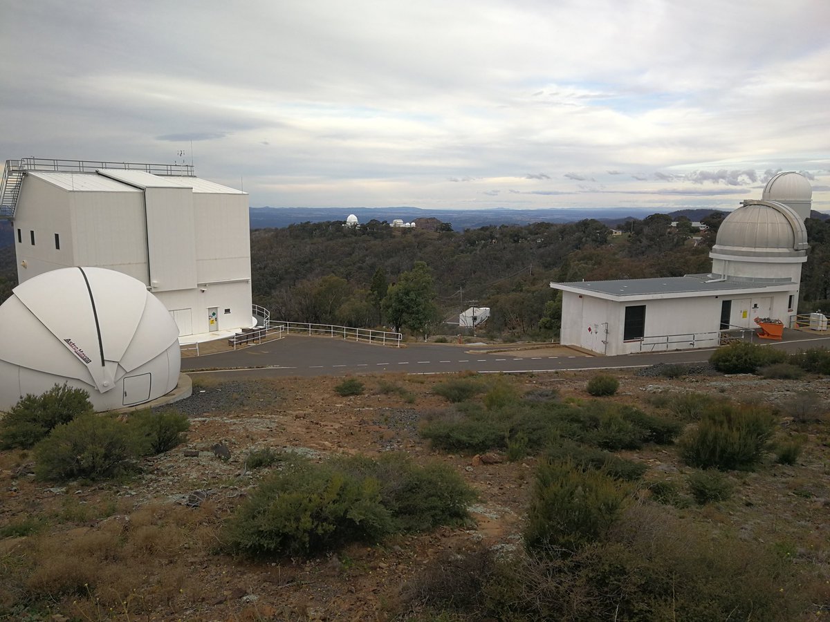 vacant3rdman's tweet photo. Telescopes galore at #SidingSpringObservatory. https://t.co/iN0X0zkIUr