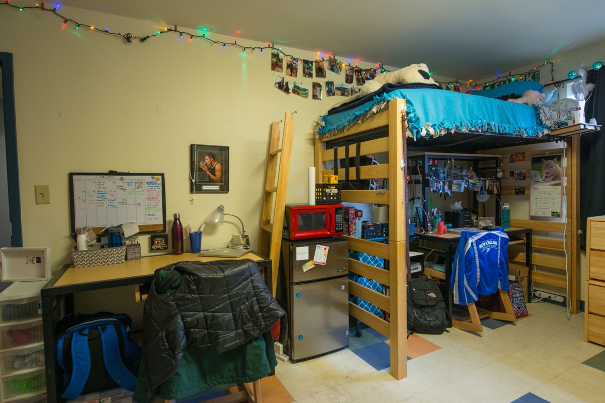 UNEAdmissions's tweet photo. 🔴  LIVE #ResHall tour today! Tony from our housing team will be taking over #FBLive today at 2 PM EDT from one of our #firstyear halls. He'll be joined by Area Coordinator, Megan to give you a tour. Bring your housing questions!

Join the #tour ➡️  https://t.co/KNvRDPWY50 https://t.co/u2SYPTbiiK