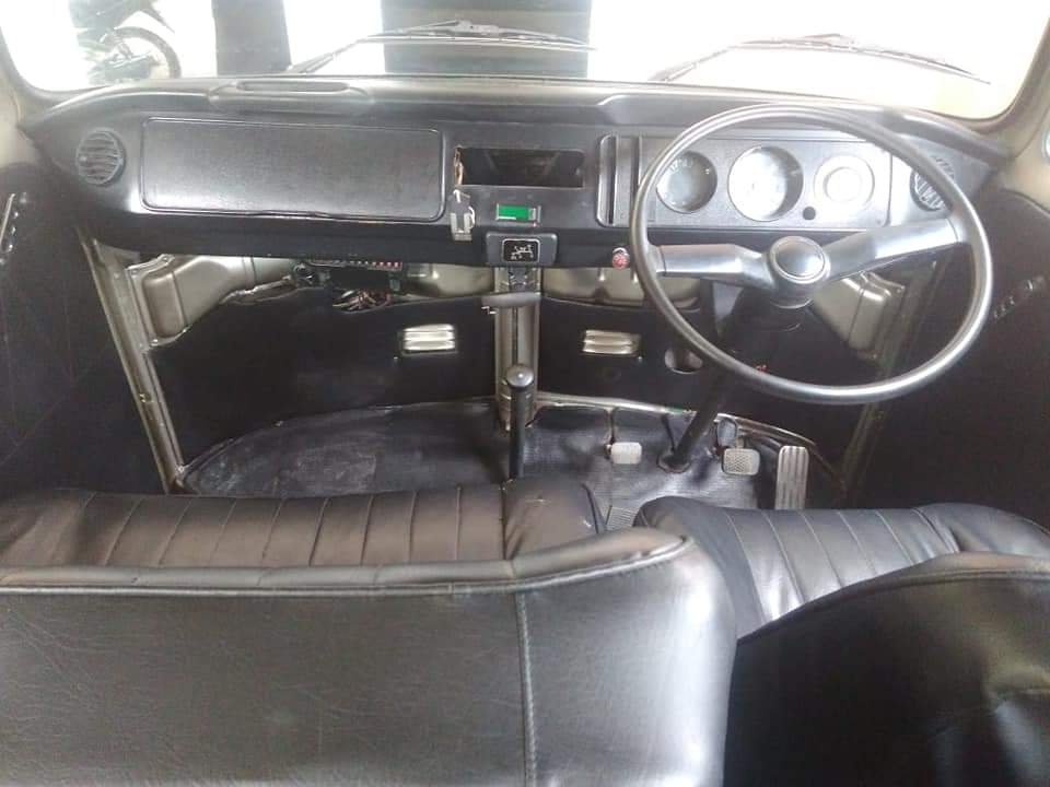 HoldenKlasik's tweet photo. Di jual MIKRO tahun 77 Kabin senyap Vinplate ada Lantai ORI utuh Mesin normal Body ngaleng Surat komplit njerit Pajak baru - 2025 90juta nego sampai deal WA 082240393669 Lokasi Semarang https://t.co/mKbET4mJ7W