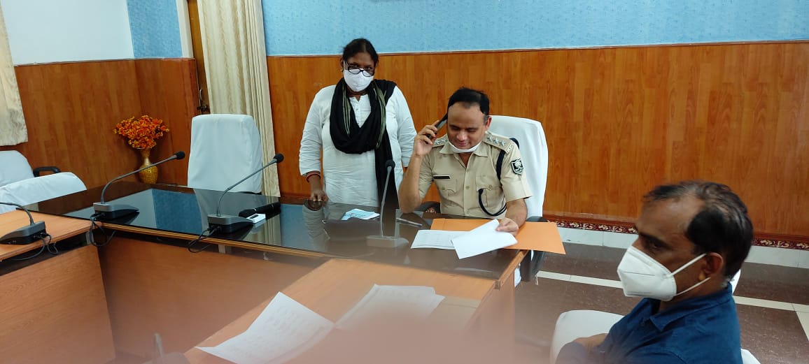 GauriNCDHR's tweet photo. Jai Bhim all met today bihar in Munger dist.on 7 July 2020, such a ST Vigilance Committee meeting of which I was a Permanent Member, 75 cases in the said meeting.  43 received compensation to the victim, of which 62 lakh rupees was passed. #dalitwomenrise https://t.co/wVAo9NbRgZ