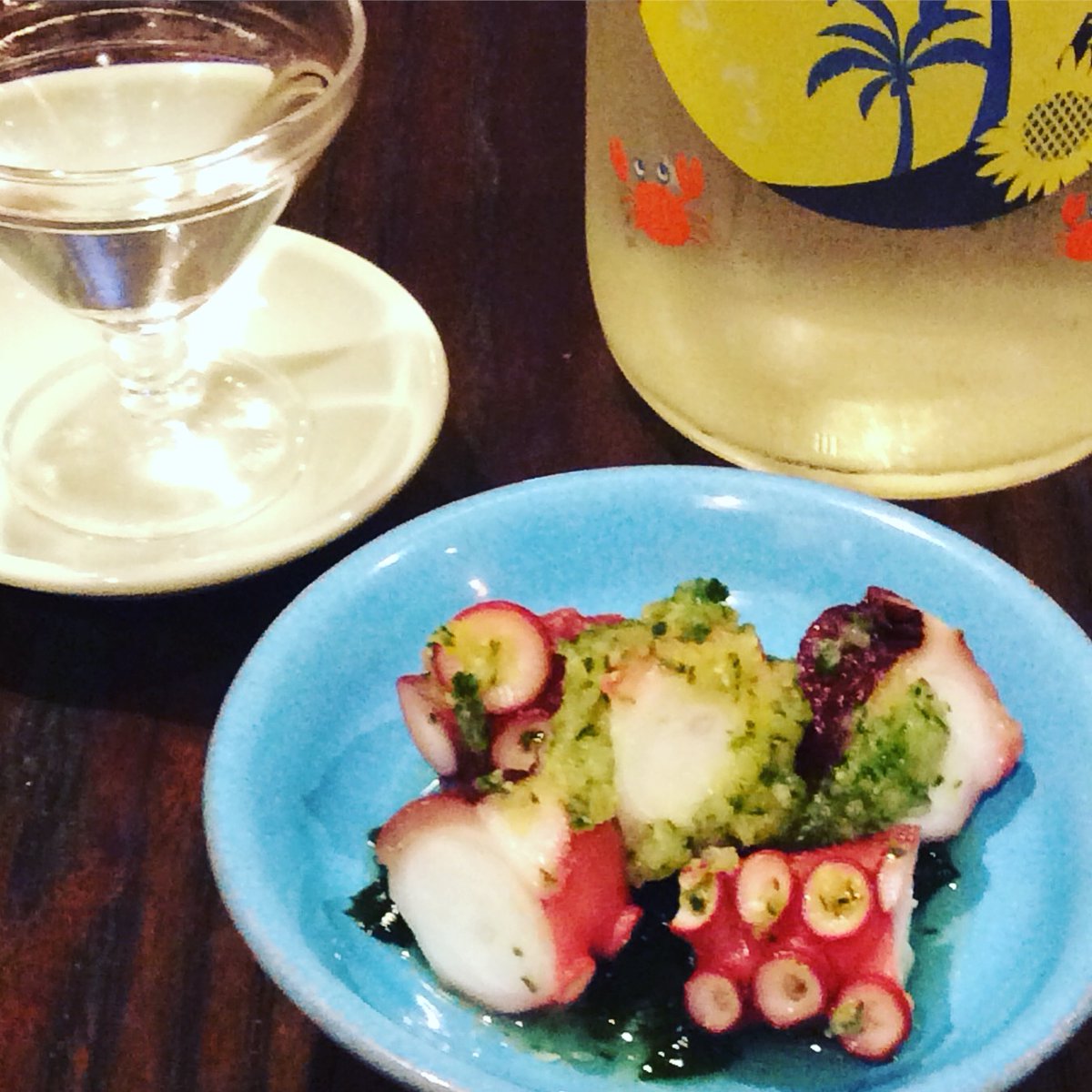 はてなのちゃわん 夏にぴったり タコの緑酢仕込みました 蒸し暑く食欲なくなるこの季節 胡瓜の緑タコの紅白の対照的な見た目にも鮮やかな酢の物 はてなのちゃわんの夏酒と共に涼んでください タコの成分 タウリンが肝臓の働きを助けますよぉ 新