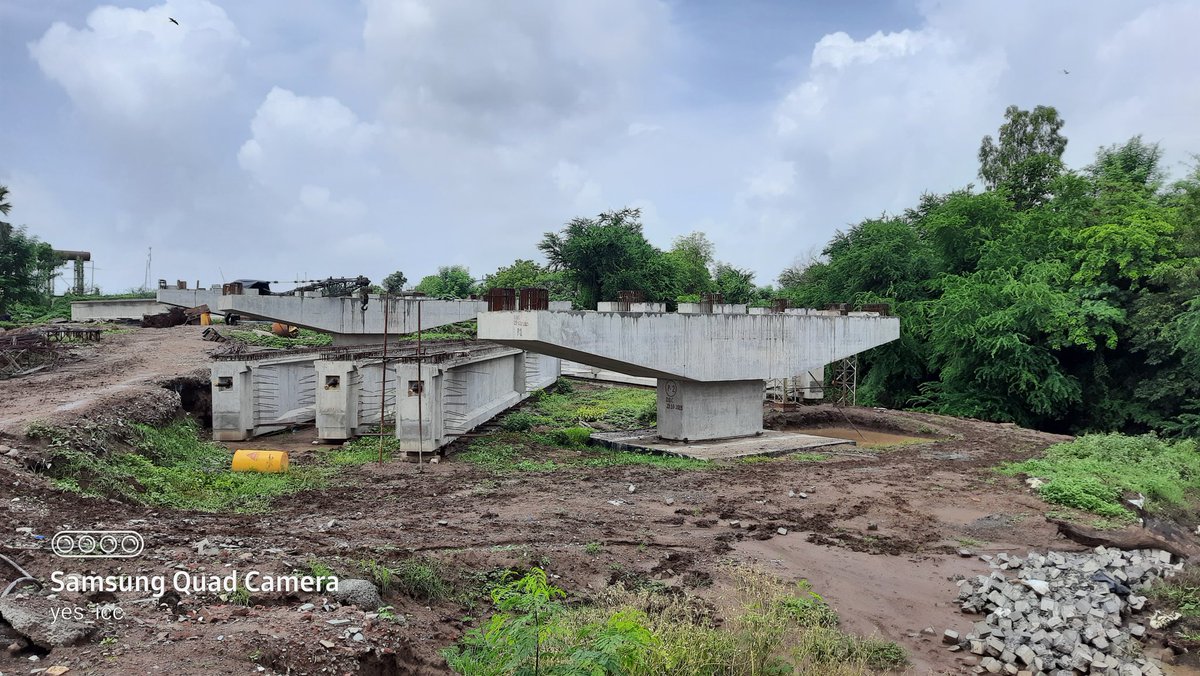 DevelopedSurat's tweet photo. #New_Bridge on #River_Tapi to
Connect #Ved - #Gurukul to #Variyav #NewKatargam
#ચોક #હોડીબંગલા #સિંગણપોર #વેડ #ગુરુકુળ થી
#વરિયાવ - #અમરોલી #વેલંચાં #NH8 ને જોડતો #તાપીનદી નો #પુલ
#Surat #KatargamZone #yes_icc #Gujarat Clickd by #FenilThakkar @mukeshpatelmla @Nitinbhai_Patel ji https://t.co/HbEMOmy76E