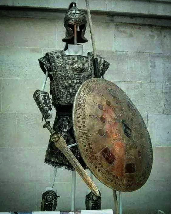 templodelpasado's tweet image. Armadura de un soldado troyano del Museo Británico. #Grecia #historia