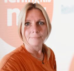 MeningitisNow's tweet photo. 34 years ago yesterday, Meningitis Now Senior Designer Julie (Jules) Braithwaite, was admitted to Gloucester Royal Hospital with #MenC. It left Jules with 100% hearing loss.
Make sure you always know the signs and symptoms of #meningitis. 👇
https://t.co/LmPBDTEFoU https://t.co/bbAsQfoNAU