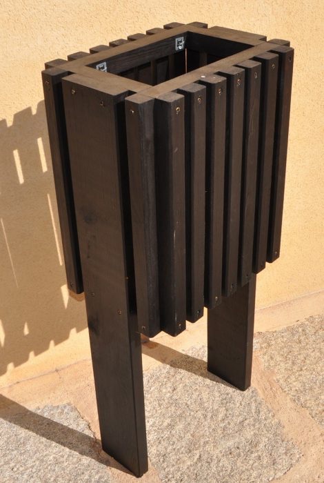 PEFCSpain's tweet photo. El Ayto #Cuenca con n*licencia PEFC/14-32-00047 en #CdC crea una colección de mobiliario exterior con madera certificada #PEFC y suministra la madera de las cubiertas al parque #PuydeFou de #Toledo.

#maderalocal #consumodeproximodad #trazabilidad #ODS

🌐 https://t.co/cnfiOLaBHd https://t.co/ofb4GYRiE3