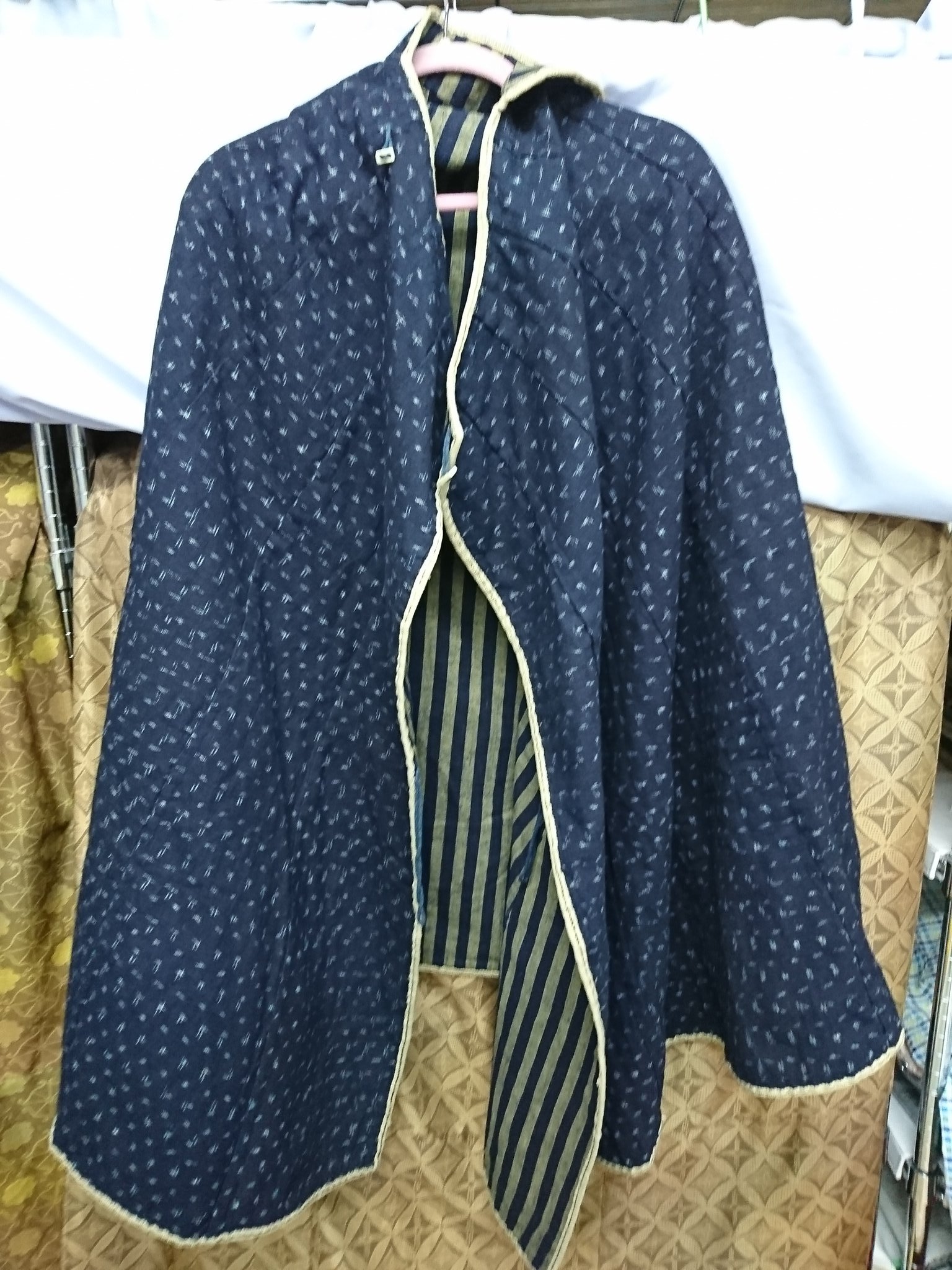 着物 着楽堂 道中合羽 木綿の古い合羽です 絣の良い木綿を使いました古いものですがしっかりとしています どなたが着ますか T Co N1vdwfo7ph Twitter