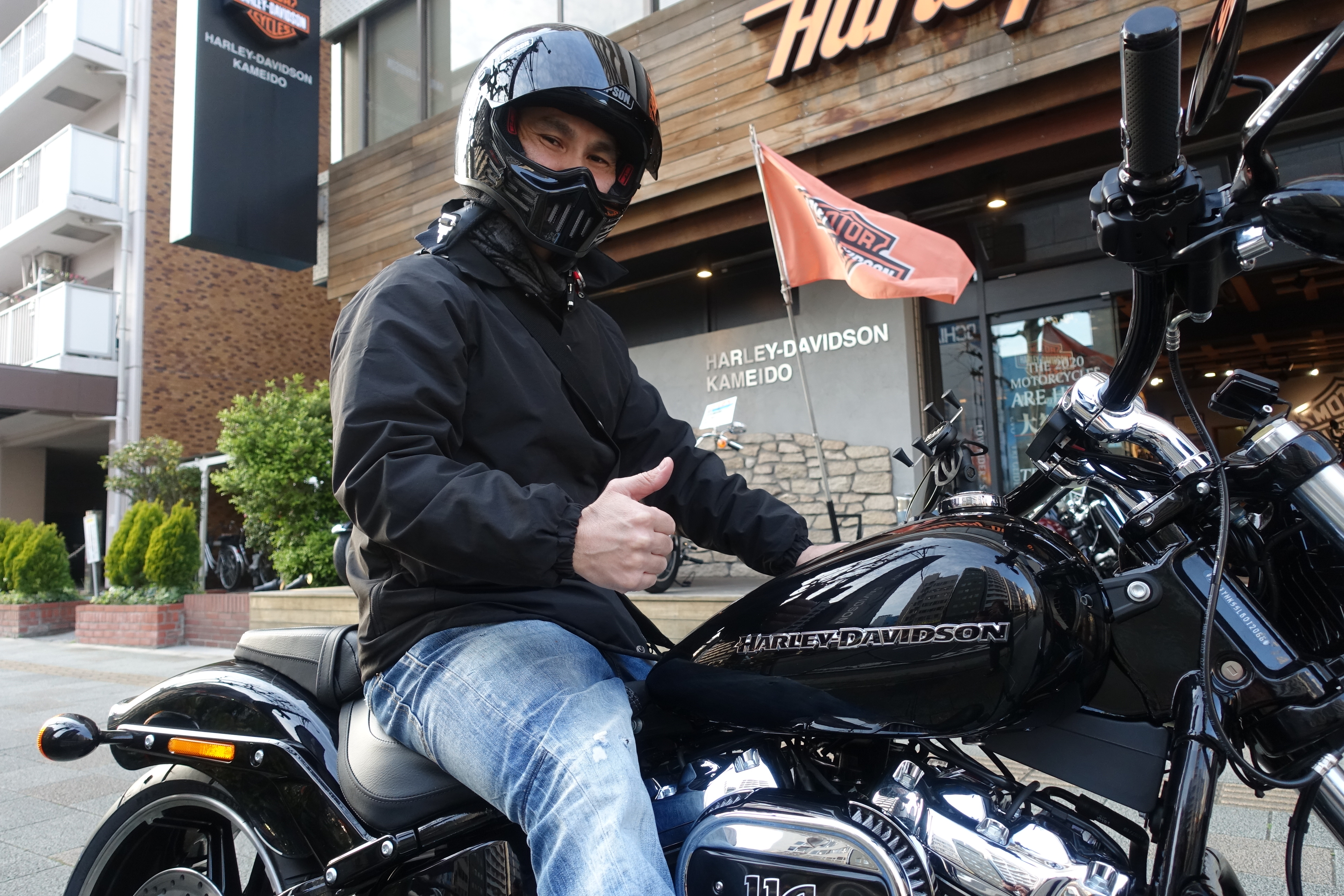 フルフェイスヘルメット ハーレーダビッドソン 若いハーレーライダーはフルフェイスヘルメット！ – ハーレー