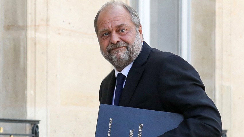 JurisoftApps's tweet image. Éric Dupond-Moretti est nommé garde des Sceaux, ministre de la Justice. La cérémonie de passation de pouvoirs a eu lieu le 8 juillet, sur le perron de l'Hôtel de Bourvallais, siège de la Chancellerie. Elle a été ponctuée par la traditionnelle remise des Sceaux.