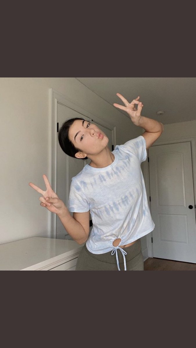 Aylin_mar_'s tweet photo. Hace poco peaches subió un live donde salía llorando entonces puede ser que la encontraron y la metieron a la cárcel ya que adema abusó de su hija de 4 años🥺#savecharli #Peaches https://t.co/53wgOk2Eqf