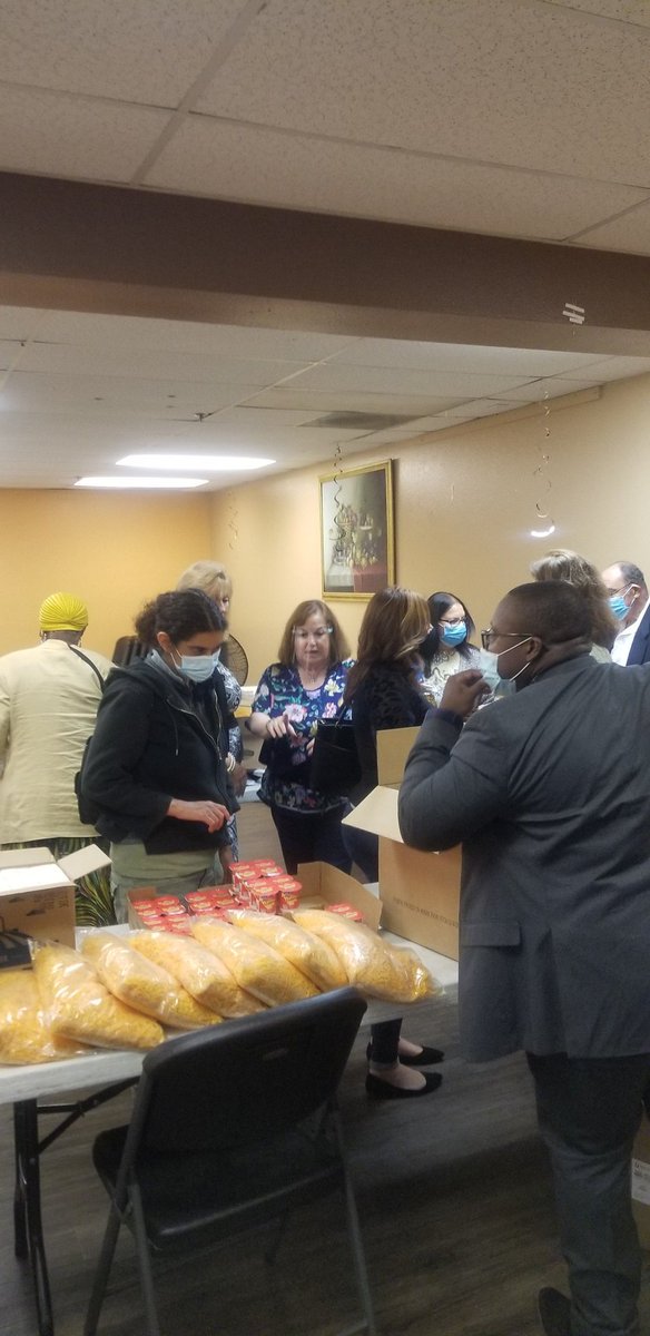 TikkunC's tweet photo. It was an incredible night. Tikkun Worldwide Charity coodinated donations from @feeding_motion &amp; @Benny_Hinn Ministries at Breath of the Spirit Ministries https://t.co/0laoNipt3Z in Anaheim Ca. We gave groceries to approx. 100 families after their Wednesday night Service.#Feeding https://t.co/umnmmLDFO0