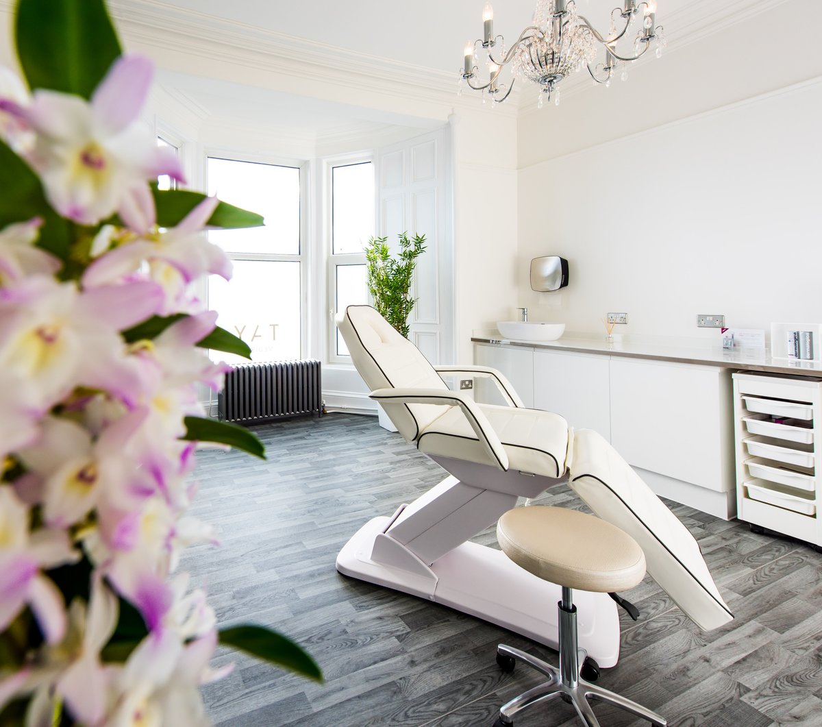 TayMediSpa's tweet photo. Join our waiting list to be the first to hear when we open more appointments for our Facial Aesthetics services: https://t.co/ci7SItl8qM
#antiageing #dermalfiller #lipfiller #facialinjectables #perthshire https://t.co/o5mOREYjvz