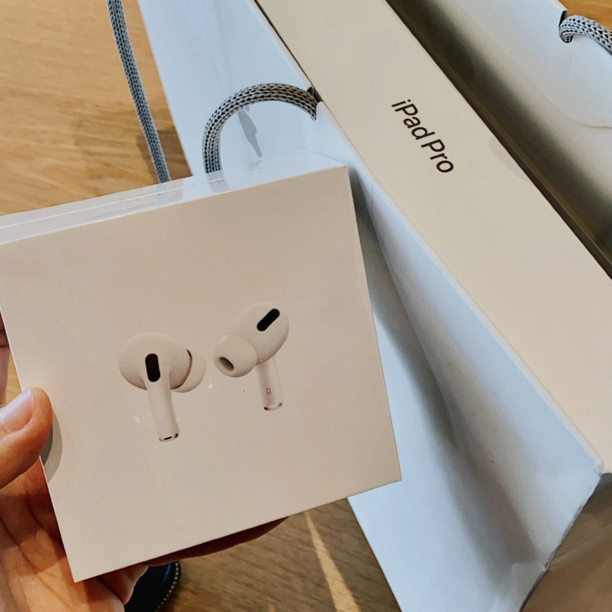 totothanadech's tweet photo. สำหรับคนเพิ่งซื้อ mac,ipad มาไม่เกิน 14 วัน ขั้นตอนการคืนสิ้นค้า เพื่อจะซื้อใหม่แล้วแถม airpods ไม่ยากเลย #Airpods https://t.co/592h3F7ADa