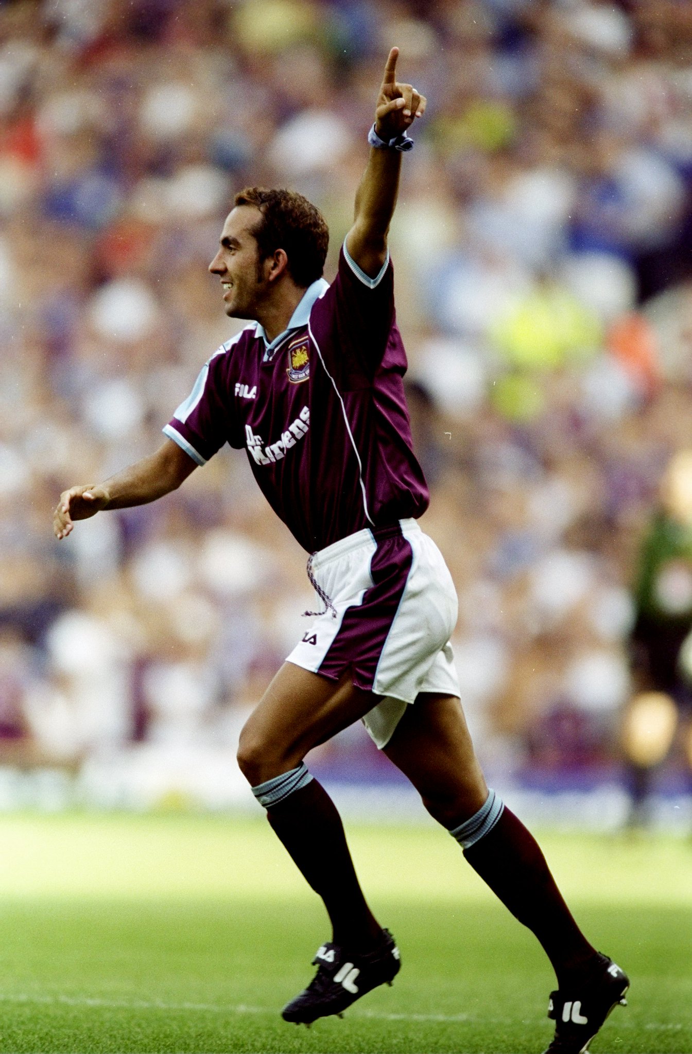 Happy 52nd Birthday to one of the clubs greatest ever players, Paolo Di Canio.

Magician    