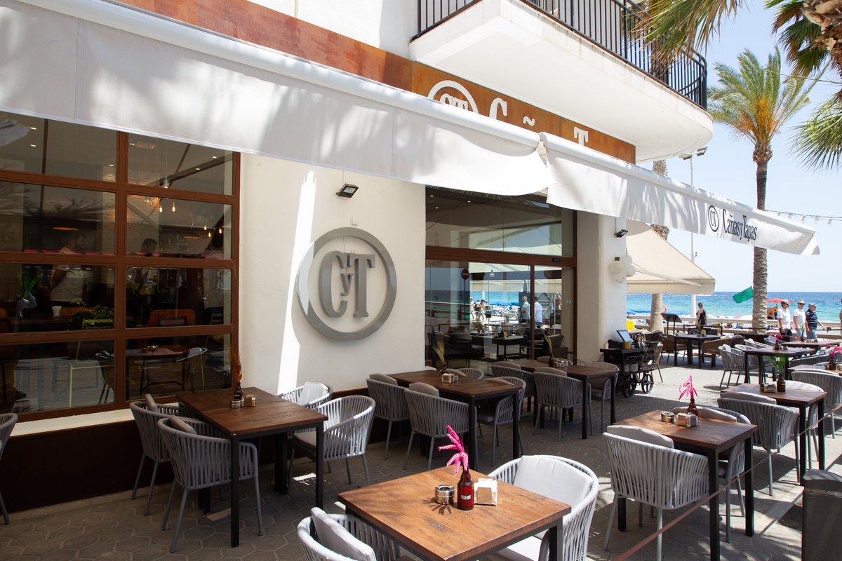 Canas_Y_Tapas's tweet photo. Hoy volvemos a salir al balcón, al Balcón del Mediterráneo. Ya puedes visitarnos en Cañas y Tapas Benidorm! Volvemos a disfrutar de su terracita, sol y  mucha playa. Ya sabes, #VolveravernoseslaCaña! https://t.co/wOg3uz6swJ