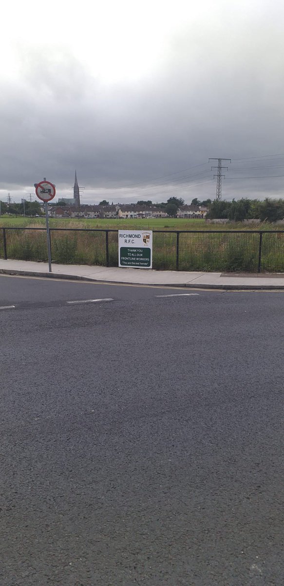 RichmondRFC's tweet photo. 👏👏 Thank you to all the Frontline workers thats worked so hard for the last few months during the Covid 19 pandemic. Special thanks to Kieran Considine for putting up the signs in both our grounds 💚💚 #COVID19 https://t.co/4AfamBZHqv