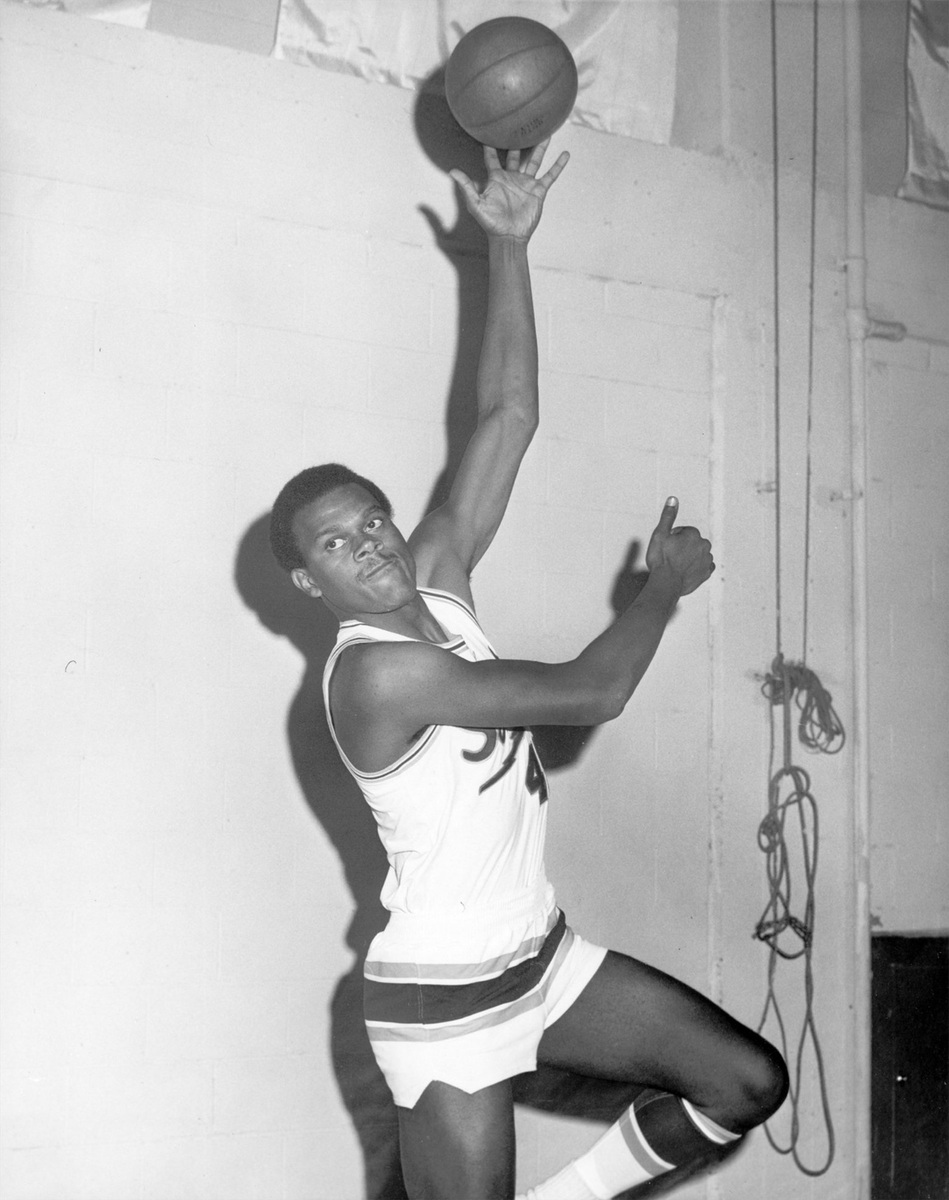 Bob Rule: 1969-70.24.6pts, 10.3rbd, 1.8ast. 46.3 FG%, 71.4 FT%.