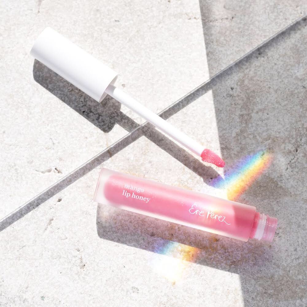 Para aquellos momentos en los que nos dejan destapar la sonrisa: ¡ Mango color Lips ON ! Los bonitos e hidratantes labiales líquidos de #mango de #ereperez . Descúbre todos sus tonos ahora en Biosplendor.com 💋💄✨