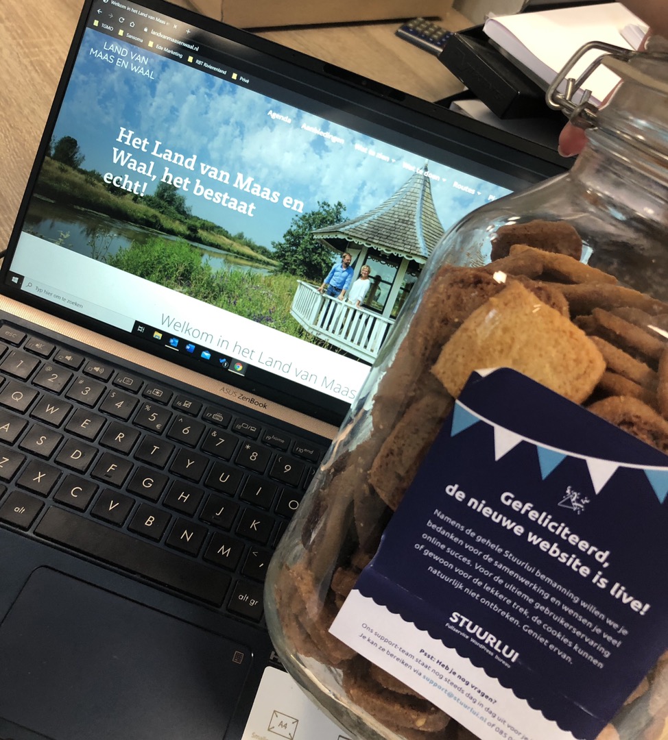 Welkom in het Land van Maas en Waal! De nieuwe website ter promotie van dit gebied is een tijdje geleden gelanceerd en dat vieren we vandaag met #cookies van @Stuurlui. 

Neem snel een kijkje op landvanmaasenwaal.nl voor alle tips, arrangementen, bezienswaardigheden en meer.
