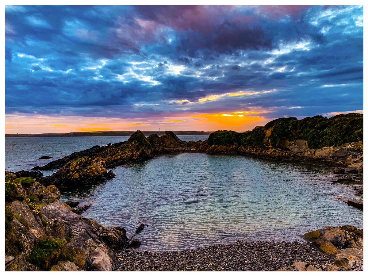 AdamFradgley's tweet photo. #TimeOutAt10
.
Different view of the world through a lens
.
#Sunset over Pirates #Lagoon - #WestAngleBay #Angle #Pembrokeshire #Wales 
.
Remember! When Required: Wear a Face Mask Wash Hands Use Hand Sanitiser Stay Safe
.
Protect the #NHS fighting #CoronaVirus #Covid19 for us all https://t.co/fk6uv8hEz7