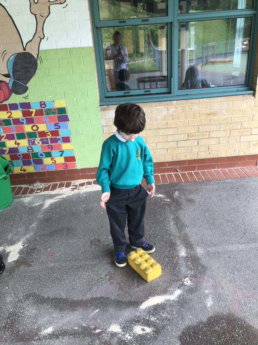 ALCRRNursery's tweet photo. Branwen house working hard to gain points for their team #ALCVirtualSportsWeek @home_alc @ALCRoseheyworth https://t.co/NMn9gs8yJA