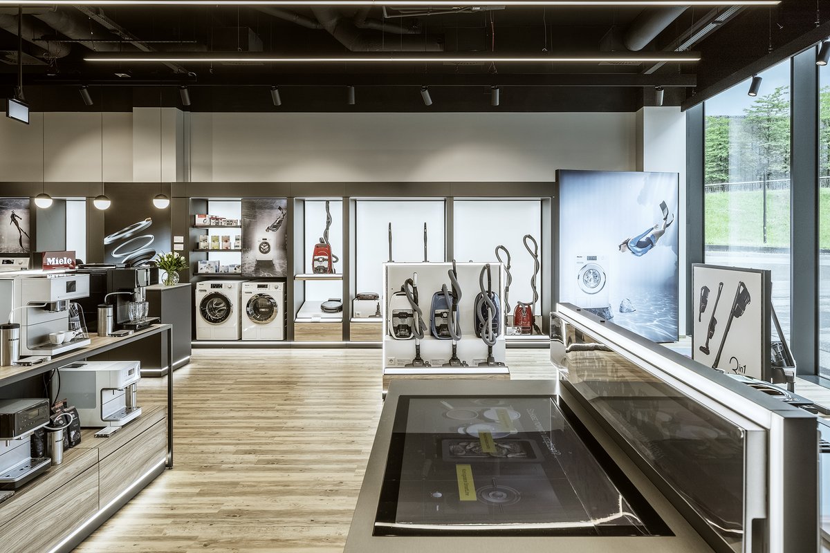 tdjestate's tweet photo. #Miele dołącza do najemców .KTW I. Salon producenta najwyższej klasy urządzeń AGD został otwarty na parterze biurowca. To pierwszy taki punkt sprzedaży w południowej Polsce. Witamy na pokładzie! Więcej na @PropertyDesign_ ➡️ https://t.co/IDkQdt7twq #najemca #odkryjktw https://t.co/0XHQGfVyzU