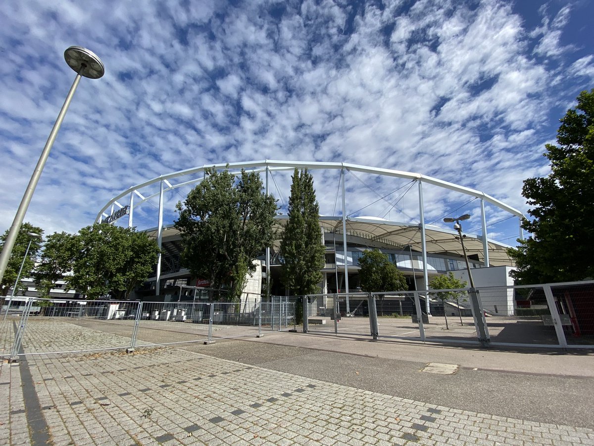 TheMissyMumu777's tweet photo. MERCEDES BENZ ARENA @VfB ONE MOREEEEEEEEEEE 🏟🇩🇪🔥 bon pas de visite mais c’était pas prévu de toute manière #vfback https://t.co/qH1XAPGBCh