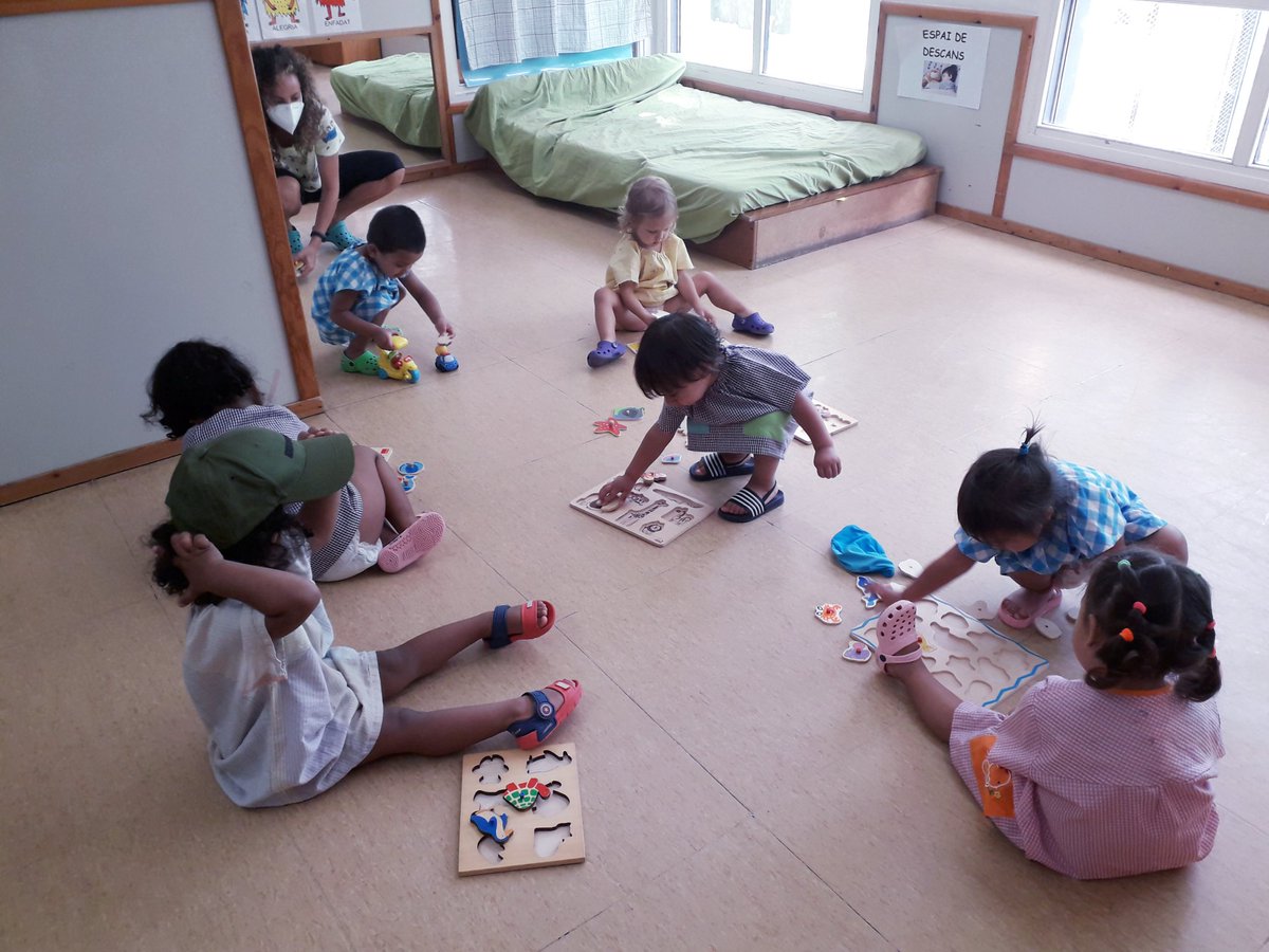 f4vents's tweet photo. Quines ganes teníem de sentir les vostres rialles! 
Al #casaldestiu, degut a les mesures pel #Covid19, hem hagut de deixar a famílies en llista d'espera.
Esperem tornar poc a poc a una nova normalitat, on la #petitainfancia tingui més protagonisme, i els recursos que és mereixen! https://t.co/yJRqvnanz5