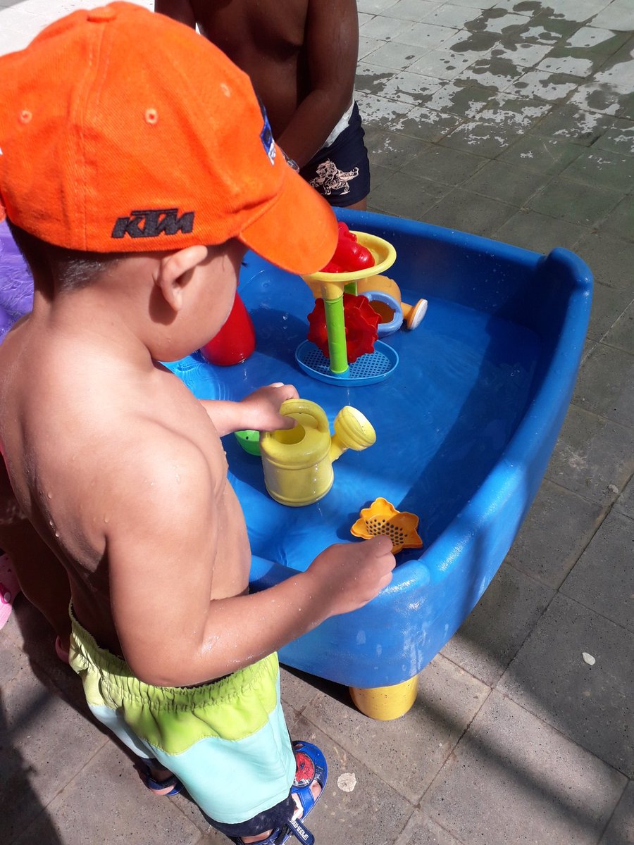 f4vents's tweet photo. Quines ganes teníem de sentir les vostres rialles! 
Al #casaldestiu, degut a les mesures pel #Covid19, hem hagut de deixar a famílies en llista d'espera.
Esperem tornar poc a poc a una nova normalitat, on la #petitainfancia tingui més protagonisme, i els recursos que és mereixen! https://t.co/yJRqvnanz5