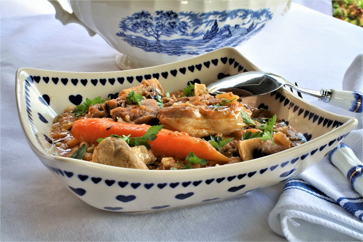 Ines_Butron's tweet photo. #bugur, #trigo tierno...¿Conoces este interesante producto de las cocinas de Oriente Medio? Te proponemos una pincelada de conocimiento y cuatro #recetas muy fáciles y veraniegas. https://t.co/bqkL7StJ6j @MercatsBCN @mercatcuba @Assocome @la_boqueria @chafarda_v #cocinasdelmundo https://t.co/KQZnHsZ4Om