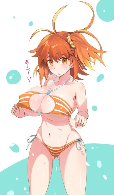 暑すぎるので、水着の隙間に空気を送って涼むぐだ子

以前描いたTシャツぐだ子の水着差分です
#FGO 