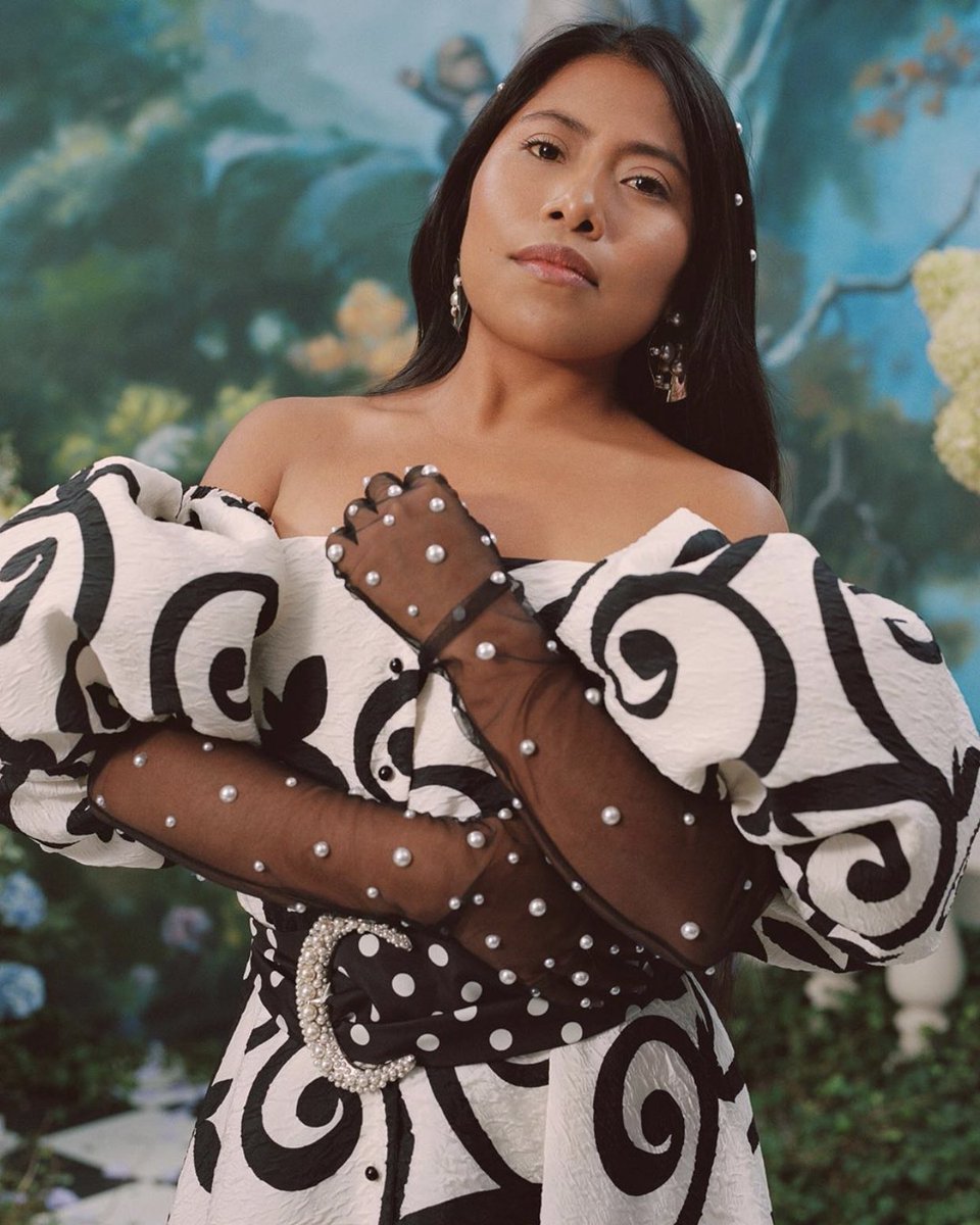 Azudinner's tweet photo. I wish y’all could understand the joy it brings me to FINALLY start seeing some representation. Last year Yalitza Aparicio became the first mexican indigenous womxn nominated for an oscar and now Karen Vega is the first Oaxacan model to be featured on Vogue Mexico 🤩🥰😭 https://t.co/9ZQ9tPKtdG