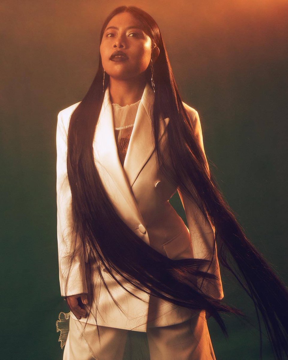 Azudinner's tweet photo. I wish y’all could understand the joy it brings me to FINALLY start seeing some representation. Last year Yalitza Aparicio became the first mexican indigenous womxn nominated for an oscar and now Karen Vega is the first Oaxacan model to be featured on Vogue Mexico 🤩🥰😭 https://t.co/9ZQ9tPKtdG