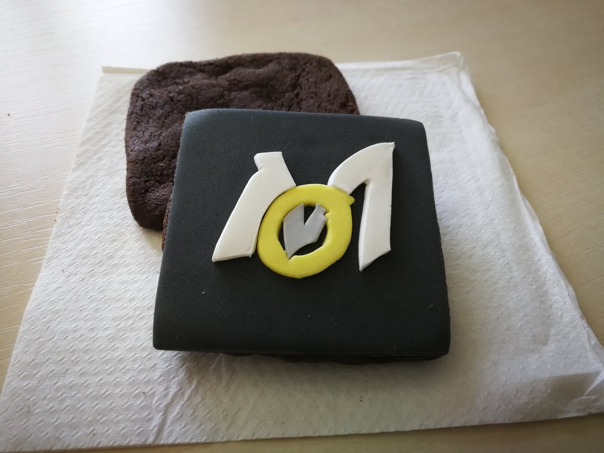 lamaucanique's tweet photo. Merci à "Design moi un cake" pour cette jolie attention 😋 #cakedesign #vivementlegouter #instantcookie https://t.co/Ukf1Ua8PcF